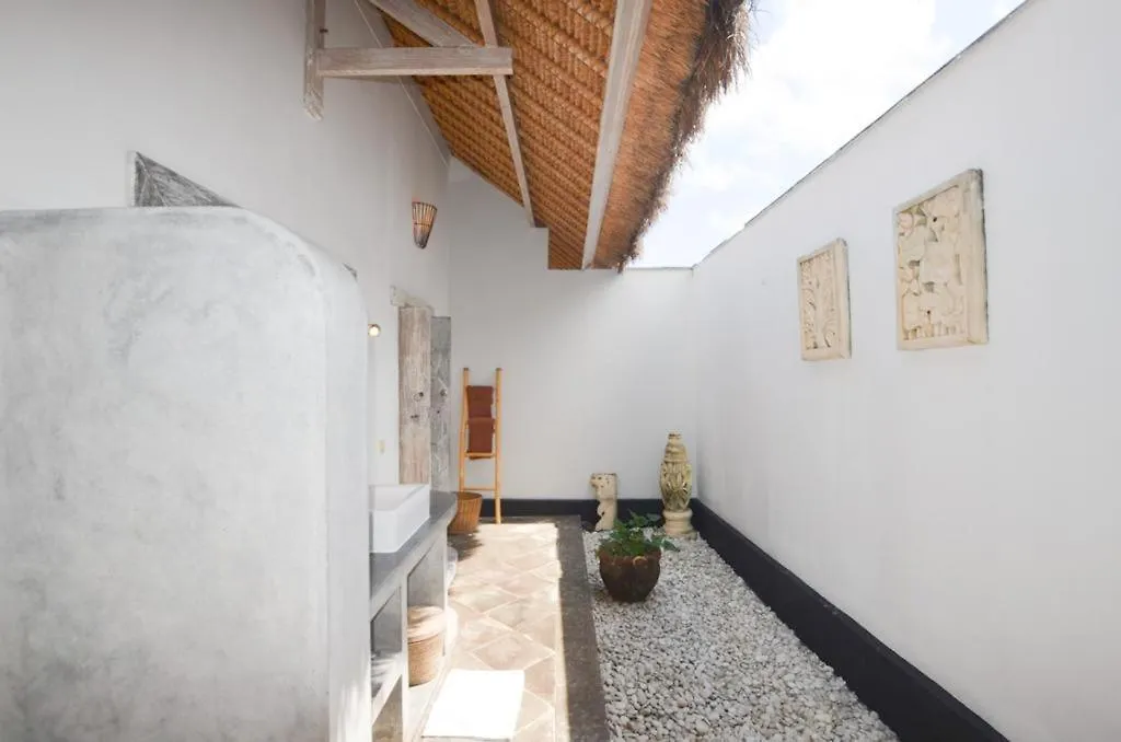 A Cozy 3 Bedrooms Villa With Pool Seminyak